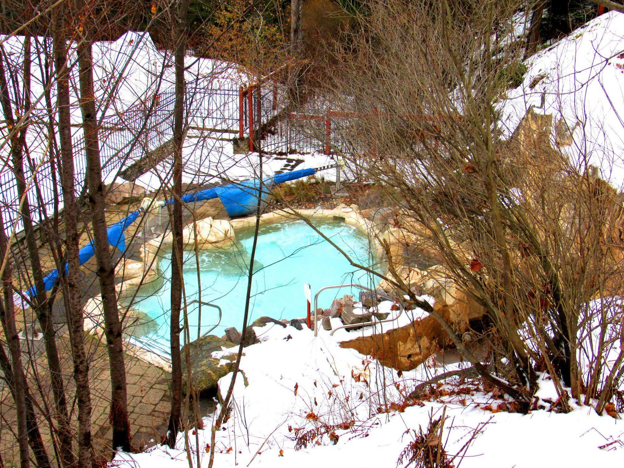 Tremblant Les Eaux - Location Adp Apartamento Mont-Tremblant Exterior foto